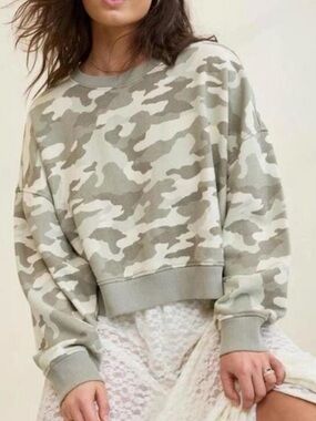 aerie Neutral Green Camo Crewneck Sweatshirt